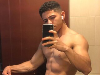 DorianGarcia pussy shows