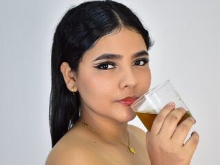 IsabelleMoreau shows private